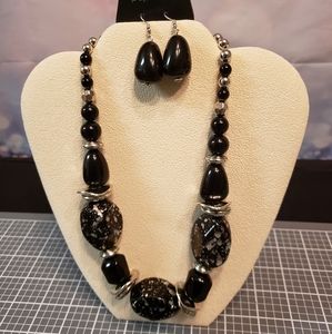Paparazzi earrings and necklace set